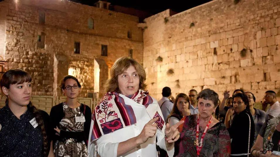 נשות הכותל מתפללות