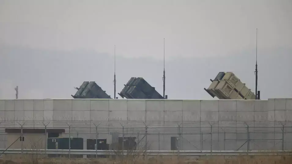 טילי פטריוט של צבא ארה"ב ליד סיאול, דרום קוריאה טילי פטריוט של צבא ארה"ב ליד סיאול, דרום קוריאה