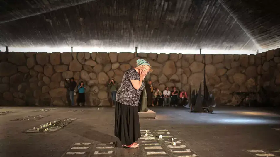 טקס לכל איש יש שם אוהל יזכור יד ושם טקס לכל איש יש שם אוהל יזכור יד ושם