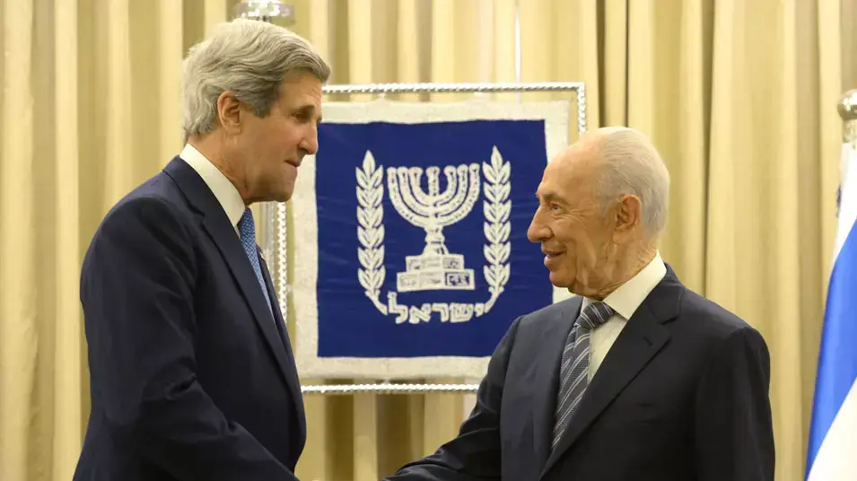 נשיא המדינה שמעון פרס נפגש עם שר החוץ האמריקאי ג'ון קרי נשיא המדינה שמעון פרס נפגש עם שר החוץ האמריקאי ג'ון קרי