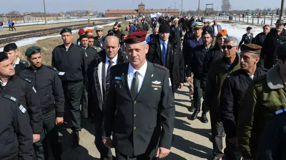 הרמטכ"ל, רב-אלוף בני גנץ, משתתף ב מצעד החיים במחנה ההשמדה אושוויץ-בירקנאטו הרמטכ"ל, רב-אלוף בני גנץ, משתתף ב מצעד החיים במחנה ההשמדה אושוויץ-בירקנאטו
