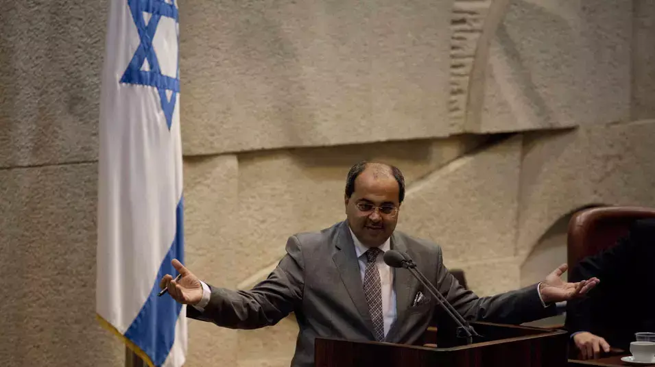 אחמד טיבי המליאת הכנסת, אפריל 2013 אחמד טיבי המליאת הכנסת, אפריל 2013