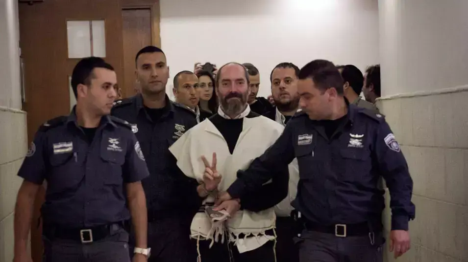 יעקב טייטל יוצא מהדיון בבית המשפט, אפריל 2013 יעקב טייטל יוצא מהדיון בבית המשפט, אפריל 2013