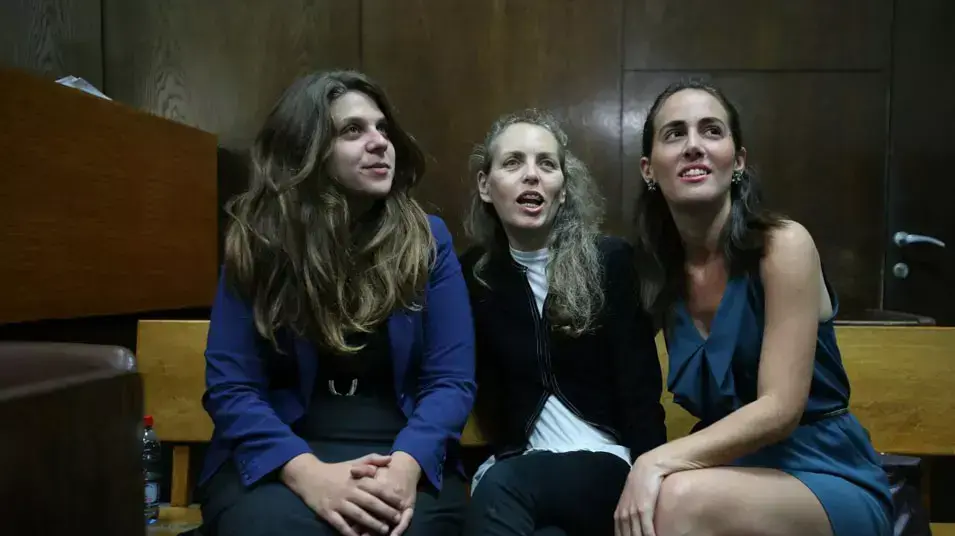 דיון של דפני ליף ונאשמי המחאה החברתית בשלום בת"א, אפריל 2013 דיון של דפני ליף ונאשמי המחאה החברתית בשלום בת"א, אפריל 2013