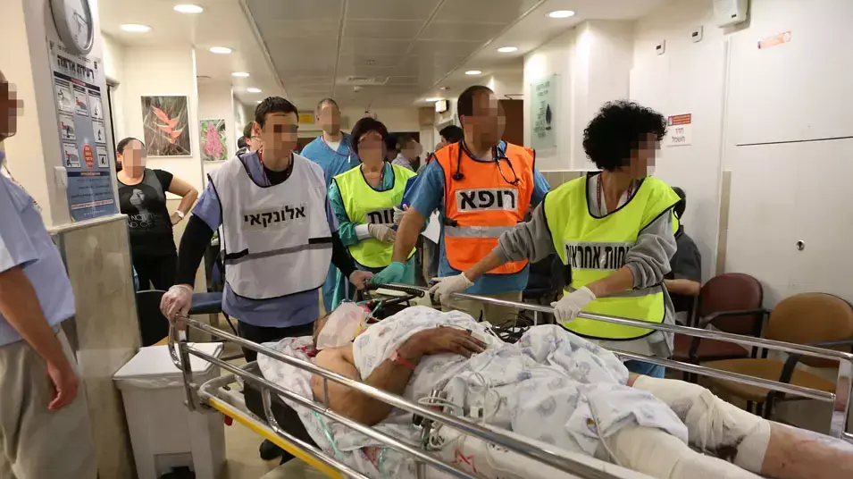 הגעת פצועים מהתאונה בנשר לבית החולים רמב"ם, אפריל 2013 הגעת פצועים מהתאונה בנשר לבית החולים רמב"ם, אפריל 2013