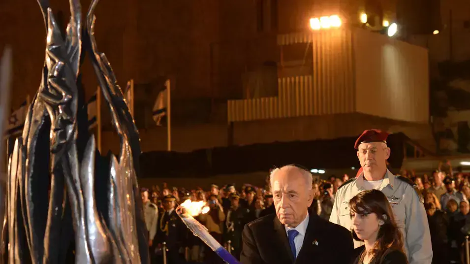 נשיא המדינה שמעון פרס בטקס הזיכרון הממלכתי ברחבת הכותל, אפריל 2013