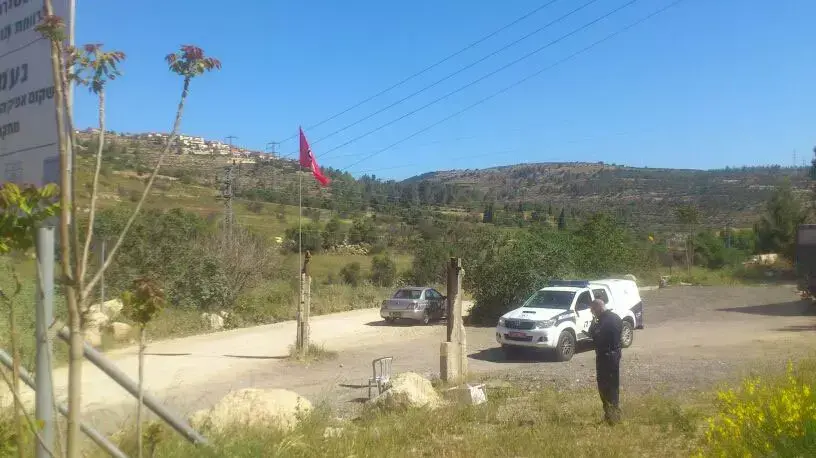 דגל נאצי התנוסס במבשרת ציון ביום הזיכרון, 15 באפריל 2013 דגל נאצי התנוסס במבשרת ציון ביום הזיכרון, 15 באפריל 2013
