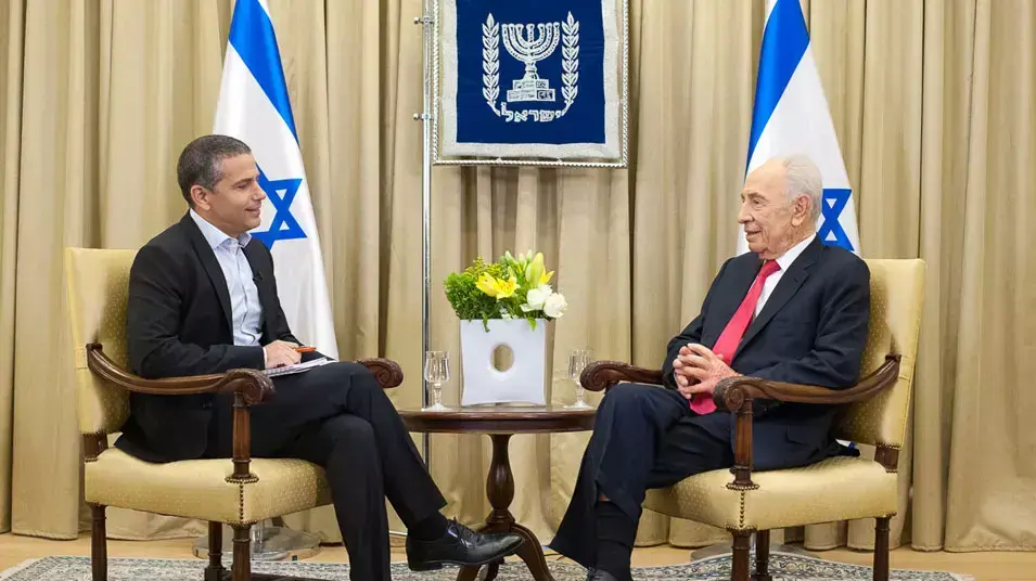 שמעון פרס מתראיין לינון מגל שמעון פרס מתראיין לינון מגל