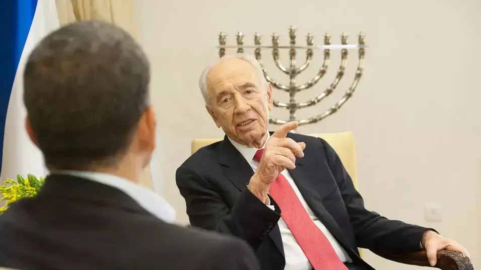 שמעון פרס מתראיין לינון מגל שמעון פרס מתראיין לינון מגל