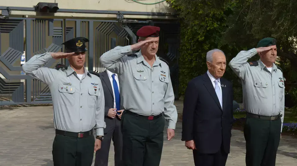 נשיא המדינה שמעון פרס באירוע שרים עצמאות, אפריל 2013 נשיא המדינה שמעון פרס באירוע שרים עצמאות, אפריל 2013