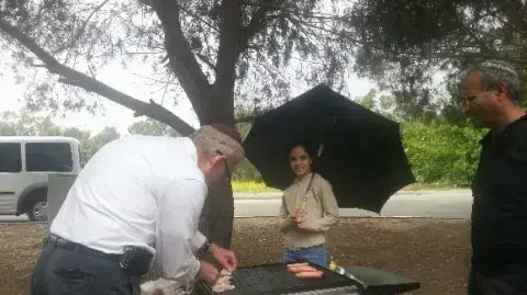 עושים על האש תחת הגשם עושים על האש תחת הגשם