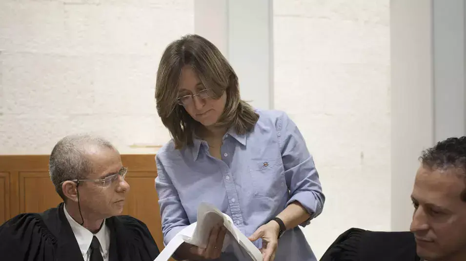 אילנה דיין - דיון בערעור של רב סרן ר' נגד עובדה בעליון, אפריל 2013 אילנה דיין - דיון בערעור של רב סרן ר' נגד עובדה בעליון, אפריל 2013