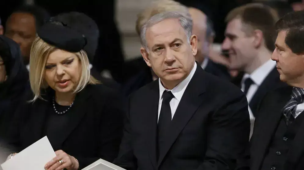 בנימין ושרה נתניהו בהלווית מרגרט תאצ'ר 17 באפריל 2013 בנימין ושרה נתניהו בהלווית מרגרט תאצ'ר 17 באפריל 2013