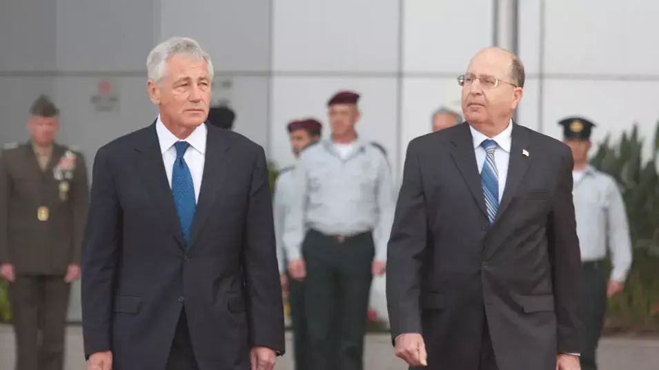 מזכיר ההגנה האמריקני צ'אק הייגל ושר הביטחון בוגי יעלון, אפריל 2014 מזכיר ההגנה האמריקני צ'אק הייגל ושר הביטחון בוגי יעלון, אפריל 2014