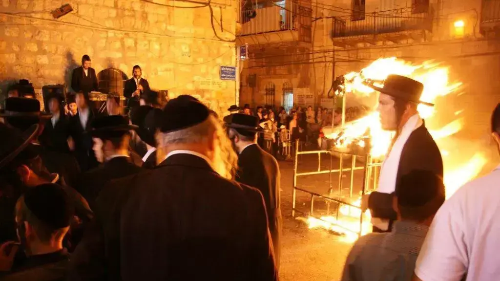 ל"ג בעומר בשכונה חרדית בירושלים ל"ג בעומר בשכונה חרדית בירושלים