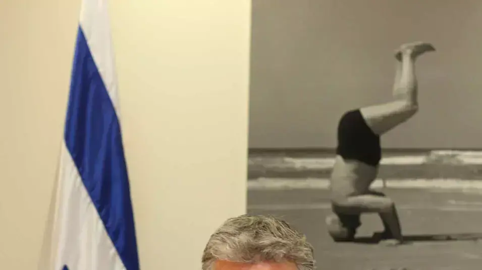 יאיר לפיד מודיע על הקיצוץ בתקציב 22 באפריל 2013 יאיר לפיד מודיע על הקיצוץ בתקציב 22 באפריל 2013