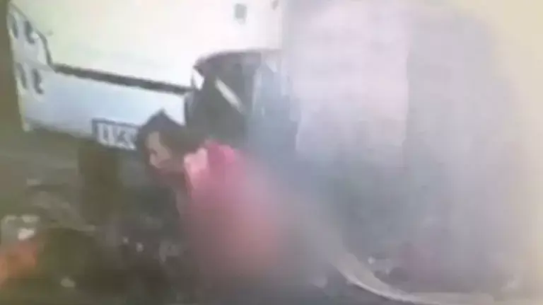 תיעוד: הפיגוע נגד הישראלים במצלמות האבטחה