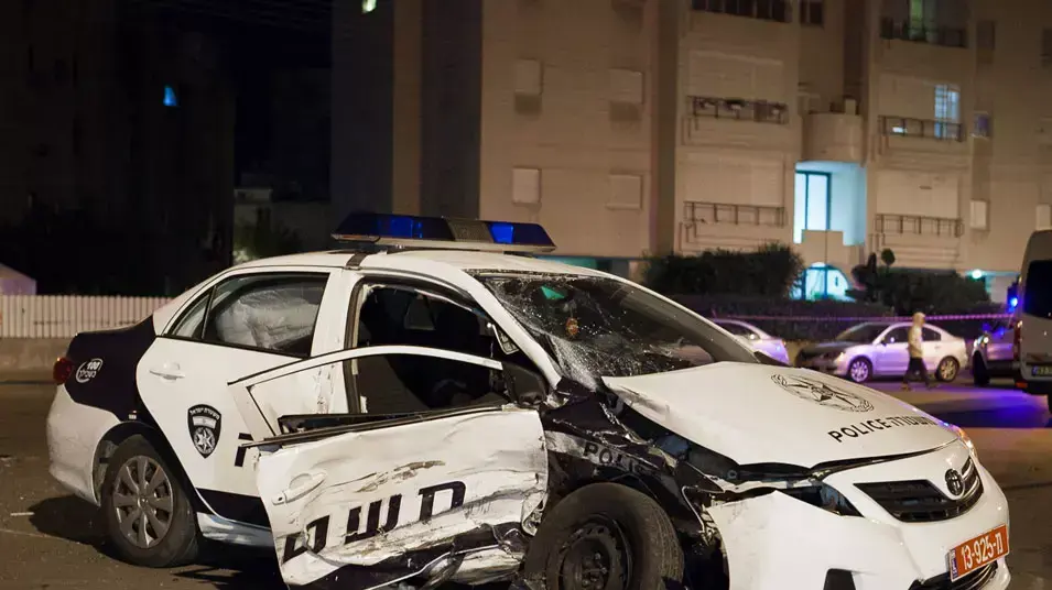 תאונת דרכים בין גנבי רכב לניידת משטרה בנתניה, 30 אפריל 2013 תאונת דרכים בין גנבי רכב לניידת משטרה בנתניה, 30 אפריל 2013