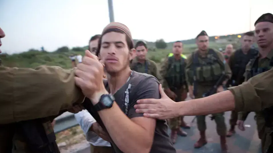 הפגנה בצומת תפוח, אפריל 2013 הפגנה בצומת תפוח, אפריל 2013