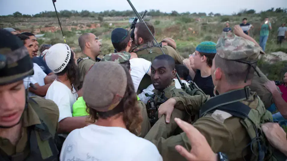 הפגנה בצומת תפוח, אפריל 2013 הפגנה בצומת תפוח, אפריל 2013