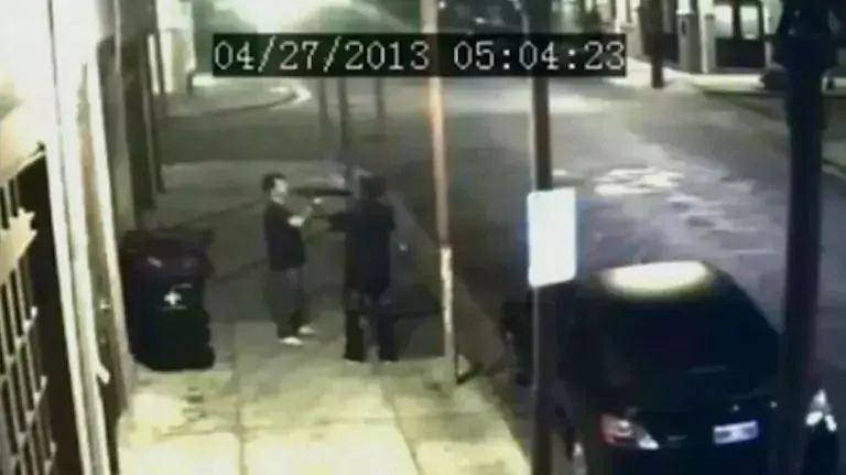 תיעוד: קורבן השוד חטף מהשודד את הרובה