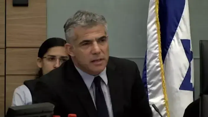 לפיד בוועדת הכספים: מבטלים את התקציבים הדו שנתיים