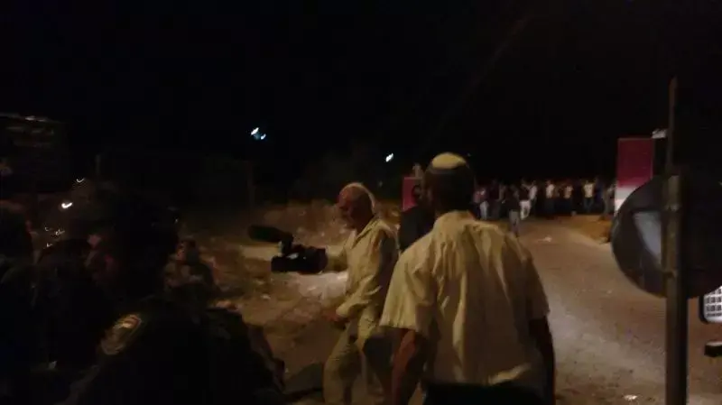 תושב ההתנחלות נריה כבן 50 הותקף אמש על ידי פלסטינים במהלך הפגנת מחאה של מתנחלים באיזור בנימין, אפריל 2013 תושב ההתנחלות נריה כבן 50 הותקף אמש על ידי פלסטינים במהלך הפגנת מחאה של מתנחלים באיזור בנימין, אפריל 2013