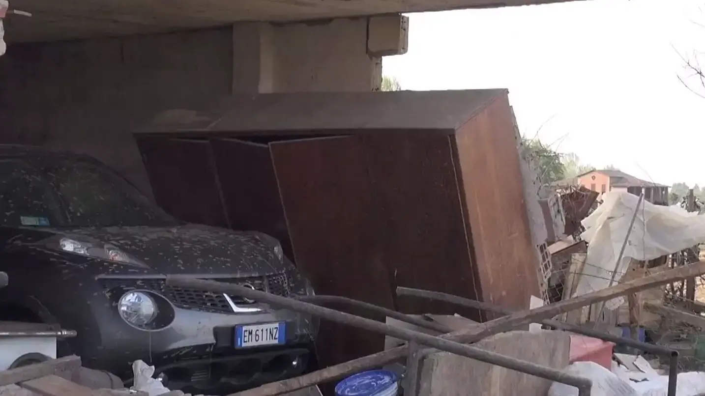 טורנדו פוגע בצפון איטליה, מאי 2013 טורנדו פוגע בצפון איטליה, מאי 2013