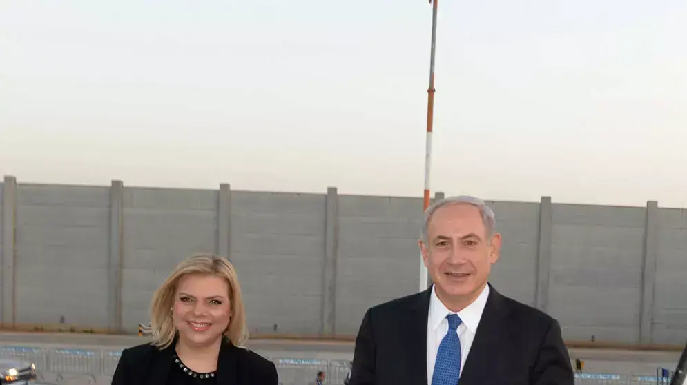 ראש הממשלה ורעייתו ממריאים לביקור ממלכתי בסין. מאי 2013 ראש הממשלה ורעייתו ממריאים לביקור ממלכתי בסין. מאי 2013