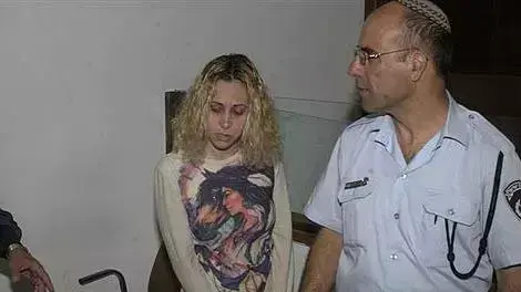 אתי אלון בבית המשפט אתי אלון בבית המשפט
