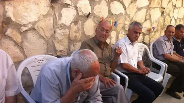 סוכת האבלים בבית משפחתה של התינוקת שמתה אחרי שנשכחה ברכב בכפר מוסמוס סוכת האבלים בבית משפחתה של התינוקת שמתה אחרי שנשכחה ברכב בכפר מוסמוס