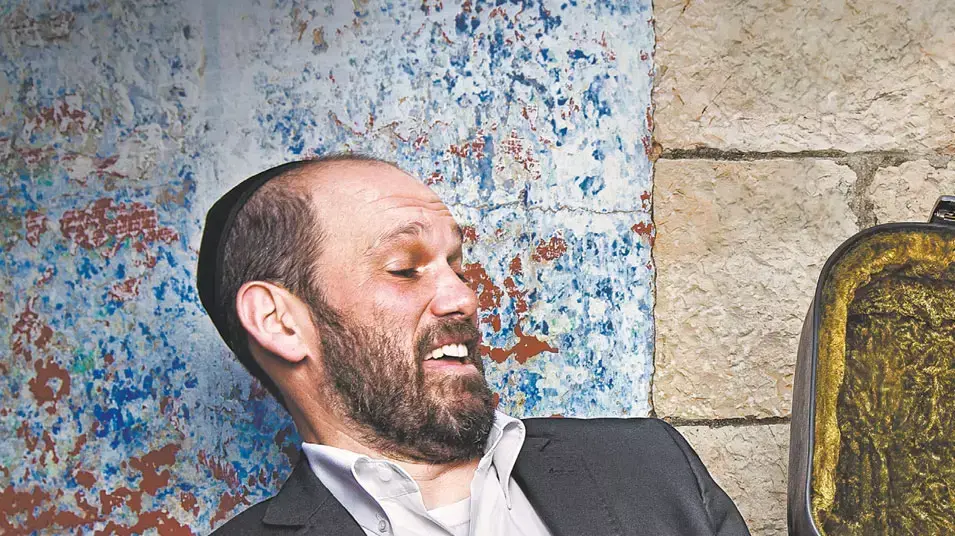 המוסיקאי יונתן רזאל המוסיקאי יונתן רזאל