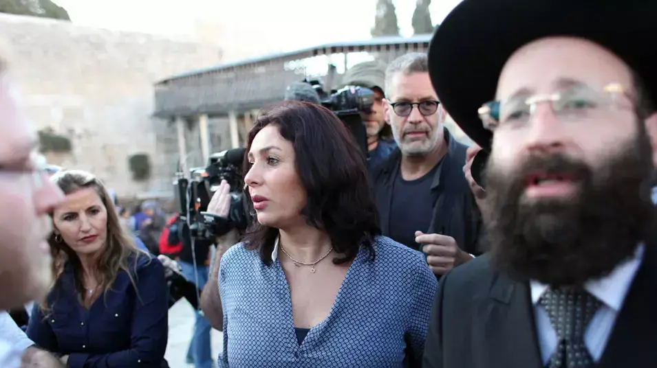 עימותים בין חרדים לנשות הכותל בתפילת ראש חודש סיון, 10 במאי 2013 עימותים בין חרדים לנשות הכותל בתפילת ראש חודש סיון, 10 במאי 2013