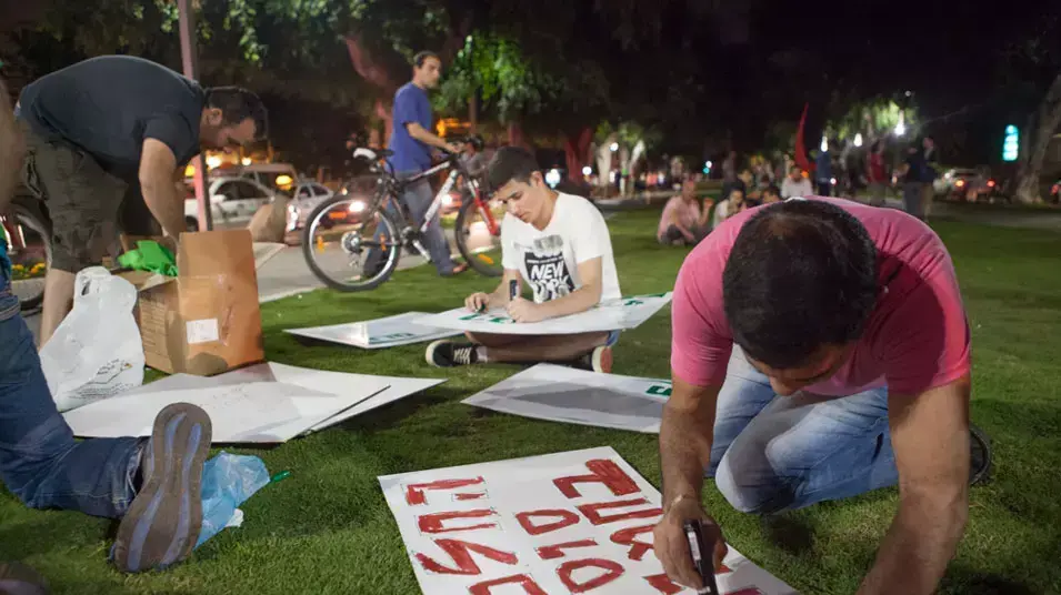 פעילי המחאה נגד הגזירות נאספים בתל אביב פעילי המחאה נגד הגזירות נאספים בתל אביב