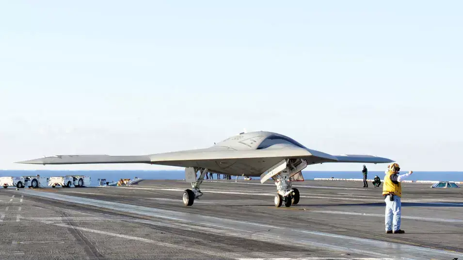 מטוס x-47 של הצי האמריקני
