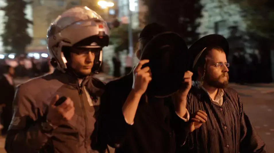 עימותים בין חרדים לשוטרים בהפגנה נגד גיוס לצה"ל בירושלים