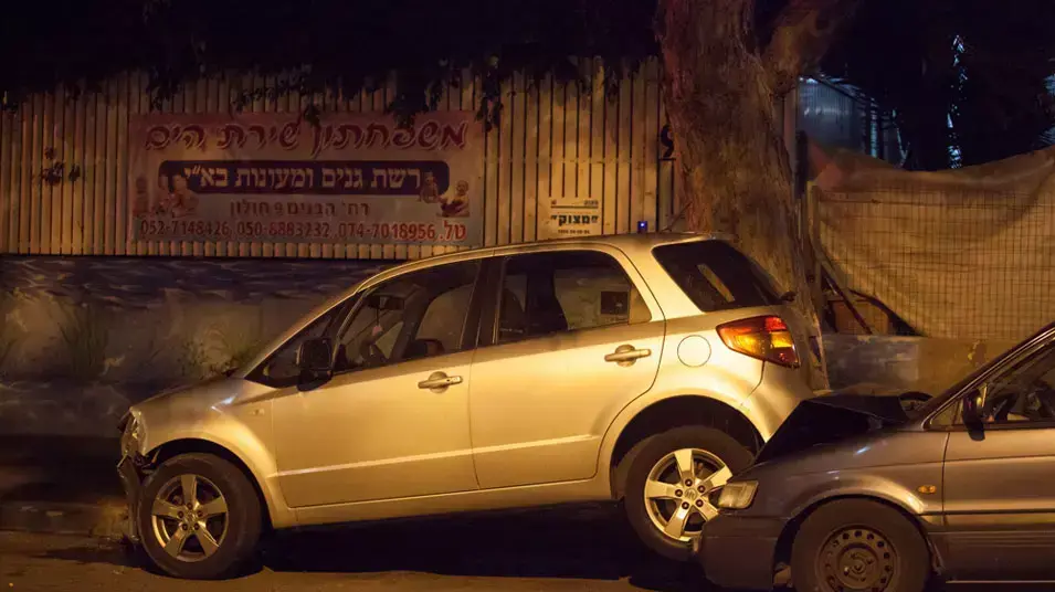 זירת רצח כפול בחולון. מאי 2013 זירת רצח כפול בחולון. מאי 2013
