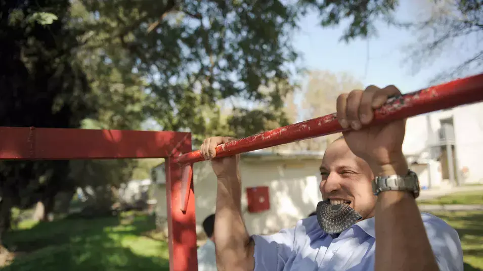נפתלי בנט נפגש עם תלמידי מכינה קדם צבאית במרכז שפירא, ינואר 2013 נפתלי בנט נפגש עם תלמידי מכינה קדם צבאית במרכז שפירא, ינואר 2013