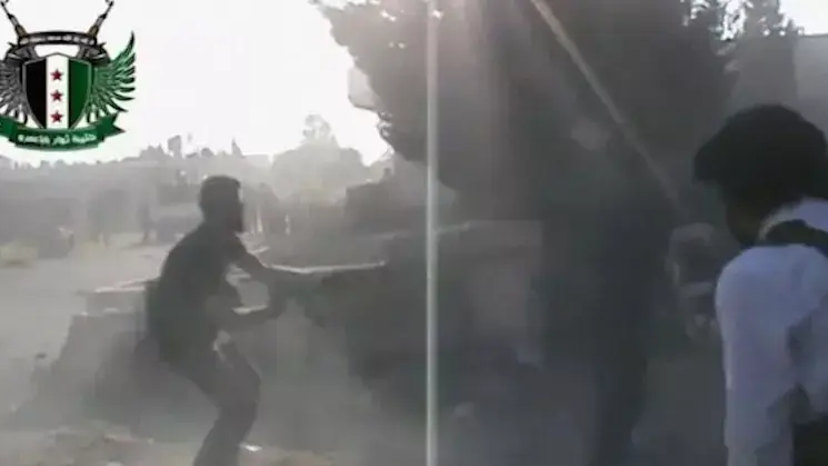 נמשכת הלחימה בין נאמני אסד למורדים ליד חומס