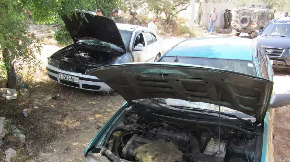 כתובות נאצה והצתת מכוניות בכפר רנטיס ליד רמאללה כתובות נאצה והצתת מכוניות בכפר רנטיס ליד רמאללה