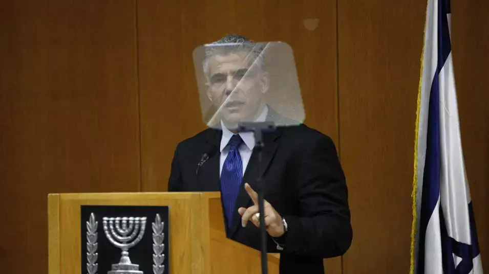 שר האוצר יאיר לפיד במסע"ת, מאי 2013 שר האוצר יאיר לפיד במסע"ת, מאי 2013