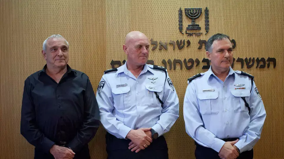 ניצב ברונו שטיין ממונה למפקד מחוז מרכז עם דנינו ואהרונוביץ', מאי 2013