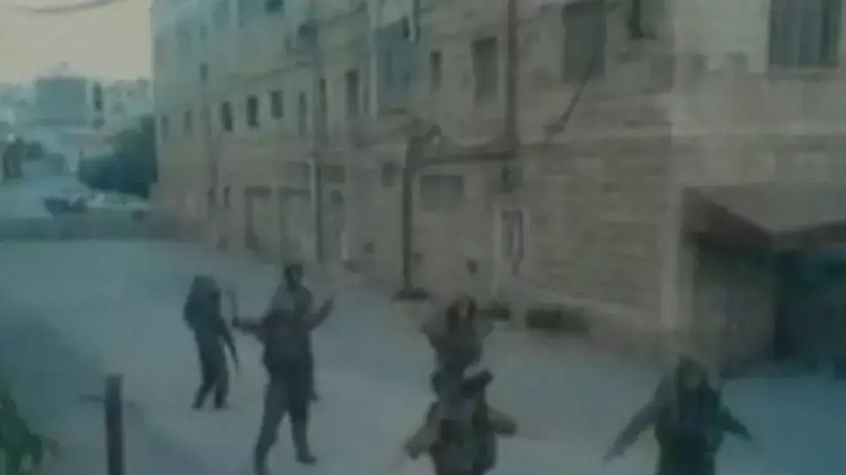 חיילי צה"ל מחטיבת הנח"ל רוקדים בחברון
