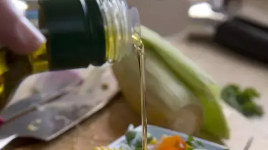 סלט תירס ופלפלים של אורלי פלאי סלט תירס ופלפלים של אורלי פלאי