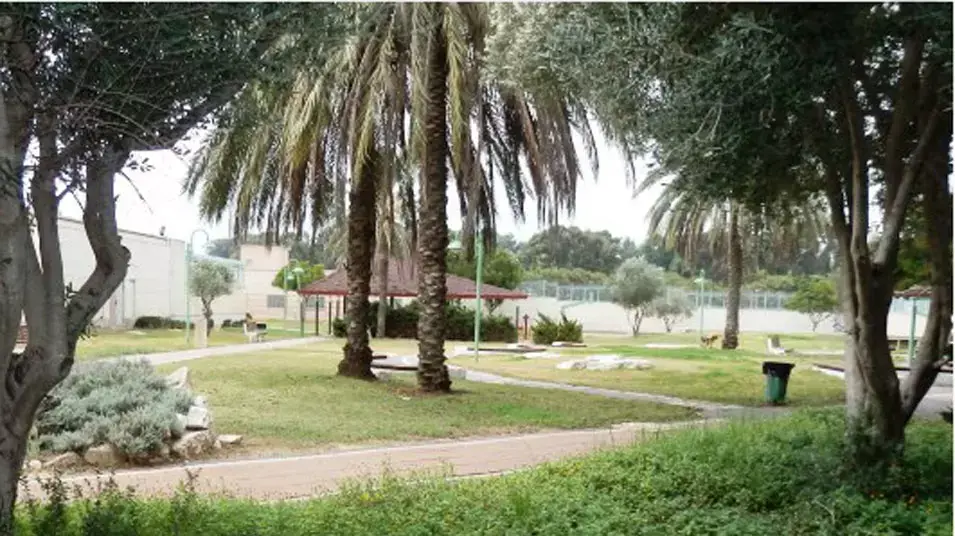 בית החולים הפסיכיאטרי שער מנשה בפרדס חנה. יוני 2013 בית החולים הפסיכיאטרי שער מנשה בפרדס חנה. יוני 2013