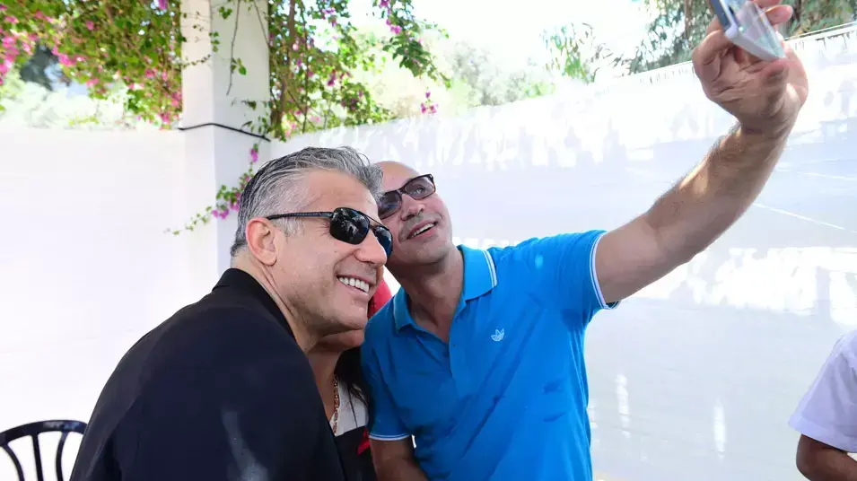 שר האוצר יאיר לפיד משתתף במצעד הגאווה בתל אביב שר האוצר יאיר לפיד משתתף במצעד הגאווה בתל אביב