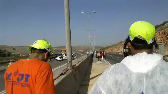 חשד לפגע וברח-רוכב אופנוע נהרג בכביש 5 סמוך לברקן, יוני 2013 חשד לפגע וברח-רוכב אופנוע נהרג בכביש 5 סמוך לברקן, יוני 2013