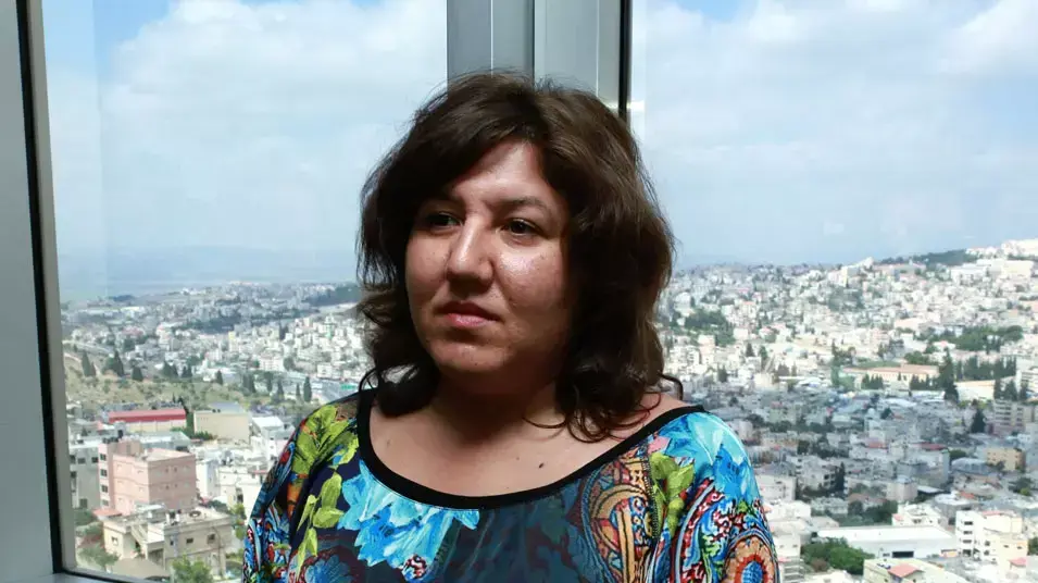 אשתו של רומן זדורוב בבית המשפט בנצרת. יוני 2013 אשתו של רומן זדורוב בבית המשפט בנצרת. יוני 2013