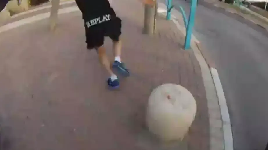 רוכב קטנוע נמלט משוטרים בדימונה, 13 יוני 2013