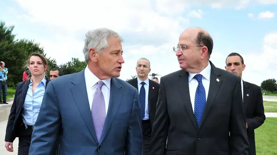 משה יעלון נפגש עם מקבילו האמריקני צ'אק הייגל משה יעלון נפגש עם מקבילו האמריקני צ'אק הייגל